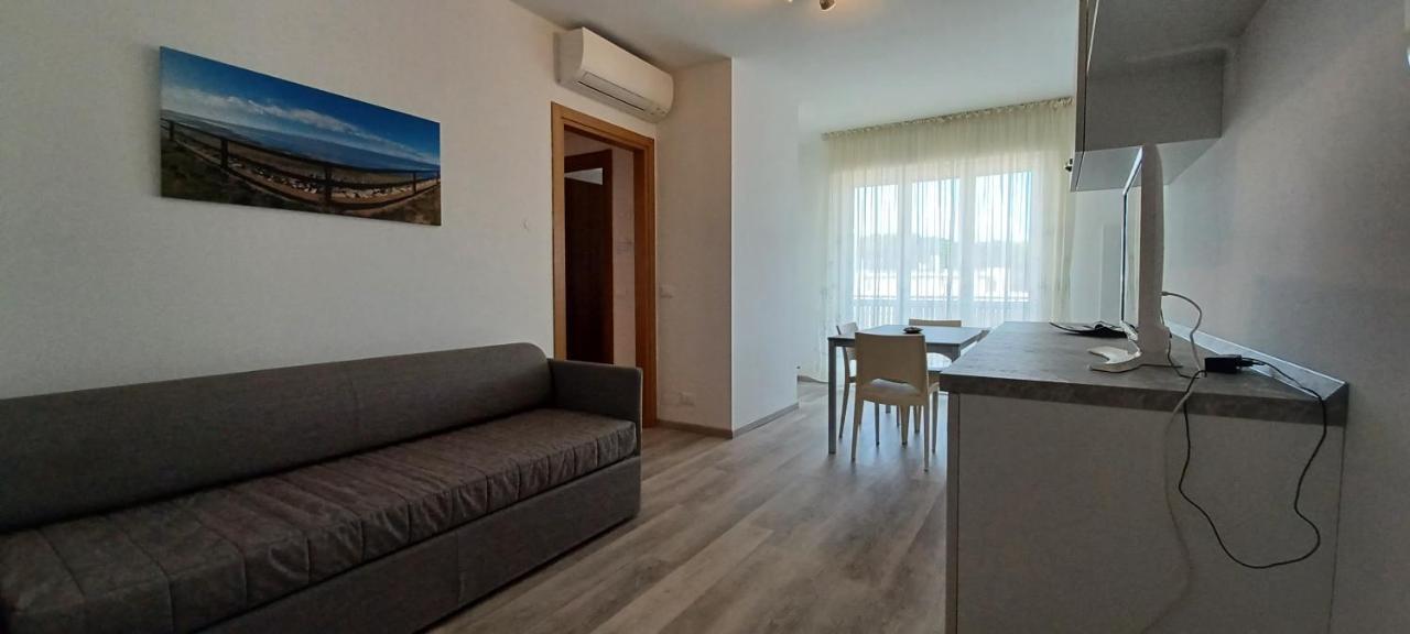 Casa Bivi - Apartments With 1 And 2 Bedrooms - Click Here For More Availabilities Lignano Sabbiadoro Luaran gambar