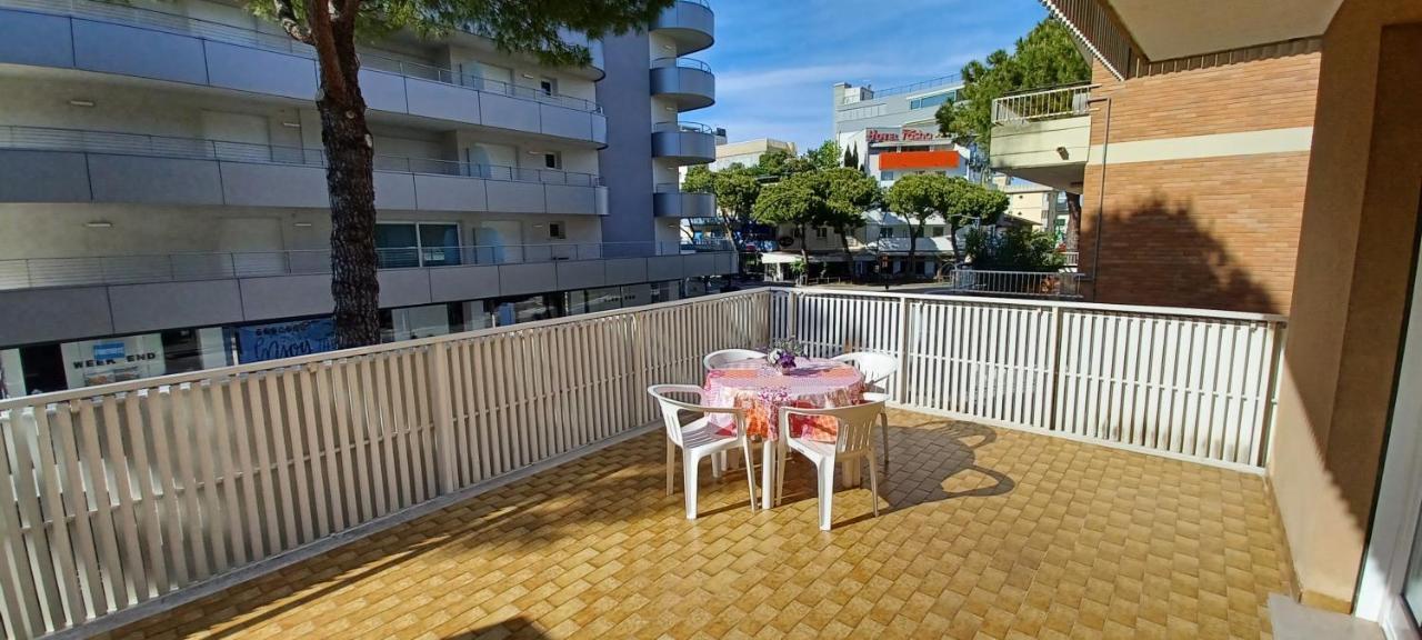 Casa Bivi - Apartments With 1 And 2 Bedrooms - Click Here For More Availabilities Lignano Sabbiadoro Luaran gambar