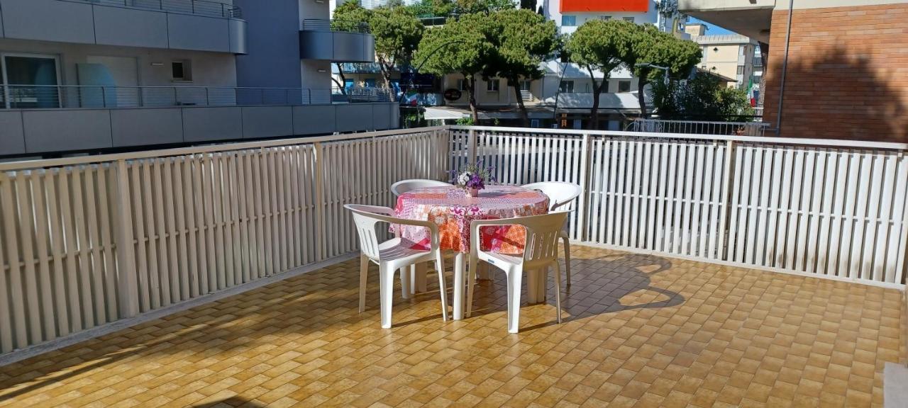 Casa Bivi - Apartments With 1 And 2 Bedrooms - Click Here For More Availabilities Lignano Sabbiadoro Luaran gambar