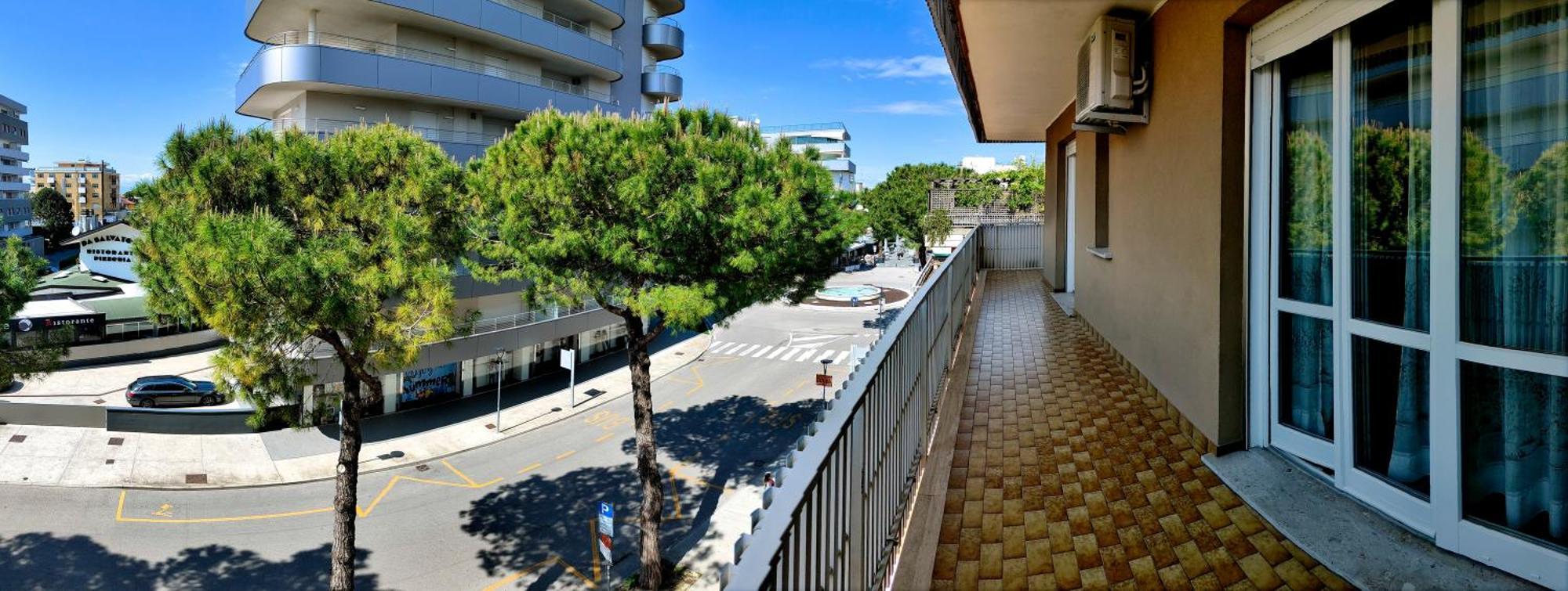 Casa Bivi - Apartments With 1 And 2 Bedrooms - Click Here For More Availabilities Lignano Sabbiadoro Luaran gambar