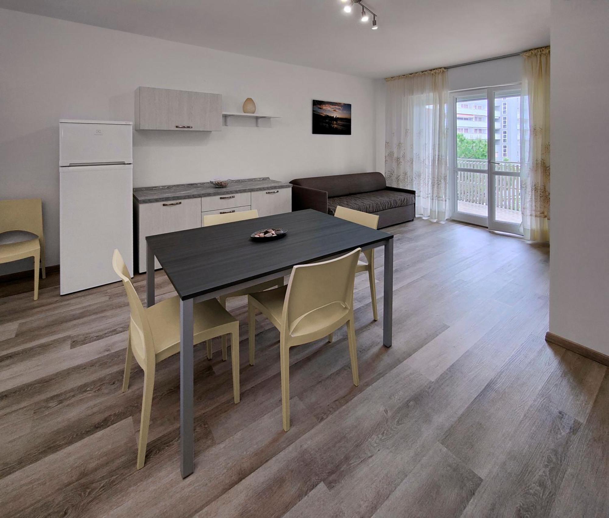 Casa Bivi - Apartments With 1 And 2 Bedrooms - Click Here For More Availabilities Lignano Sabbiadoro Luaran gambar