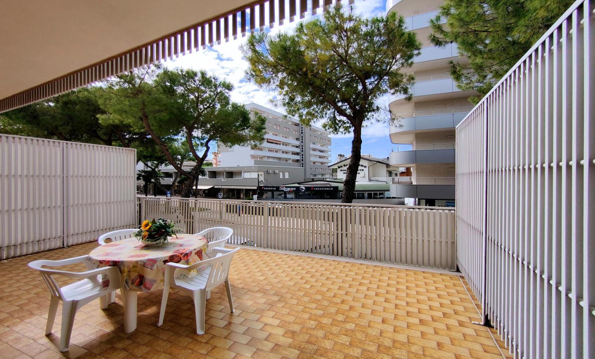 Casa Bivi - Apartments With 1 And 2 Bedrooms - Click Here For More Availabilities Lignano Sabbiadoro Luaran gambar