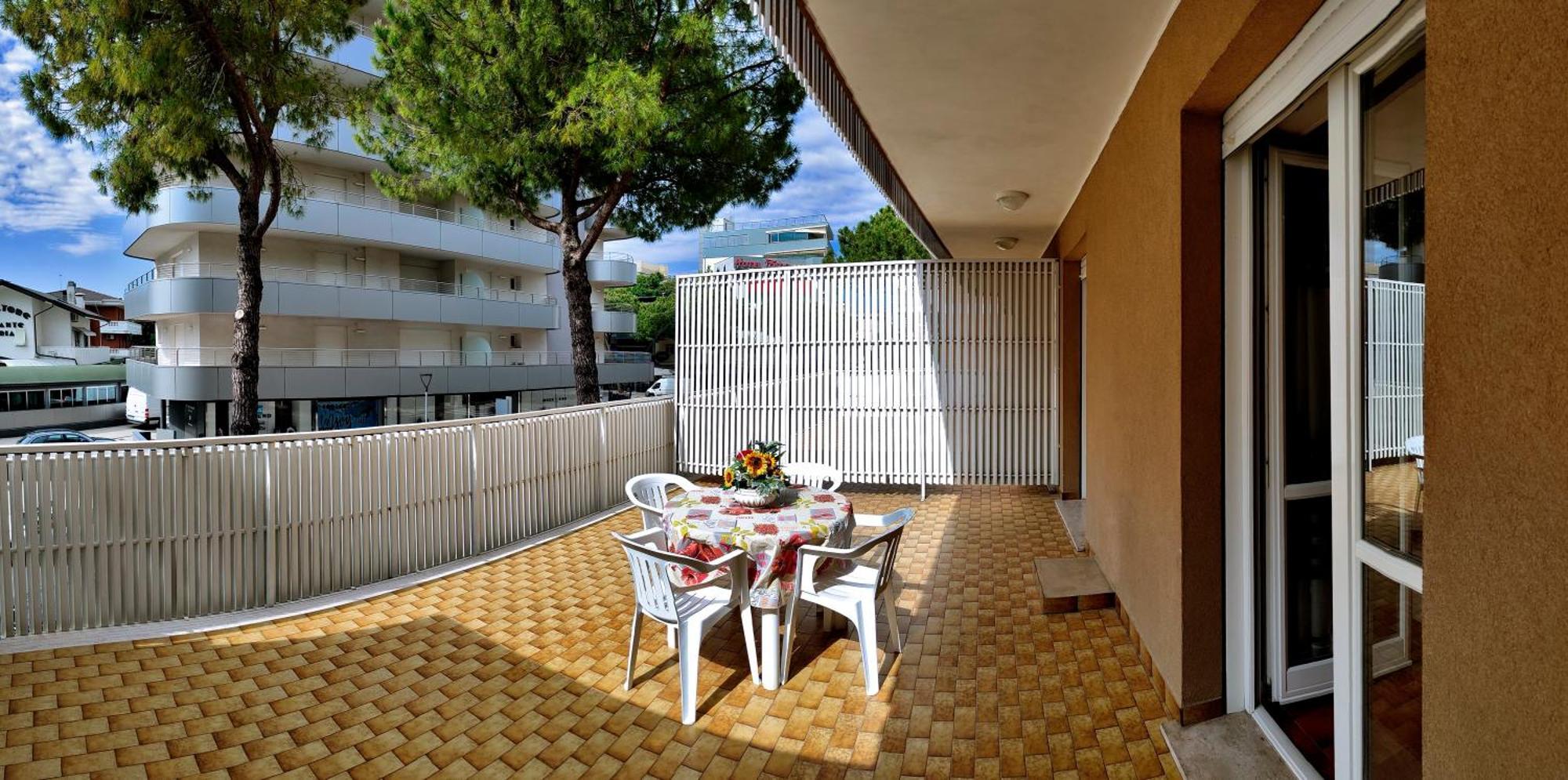 Casa Bivi - Apartments With 1 And 2 Bedrooms - Click Here For More Availabilities Lignano Sabbiadoro Luaran gambar