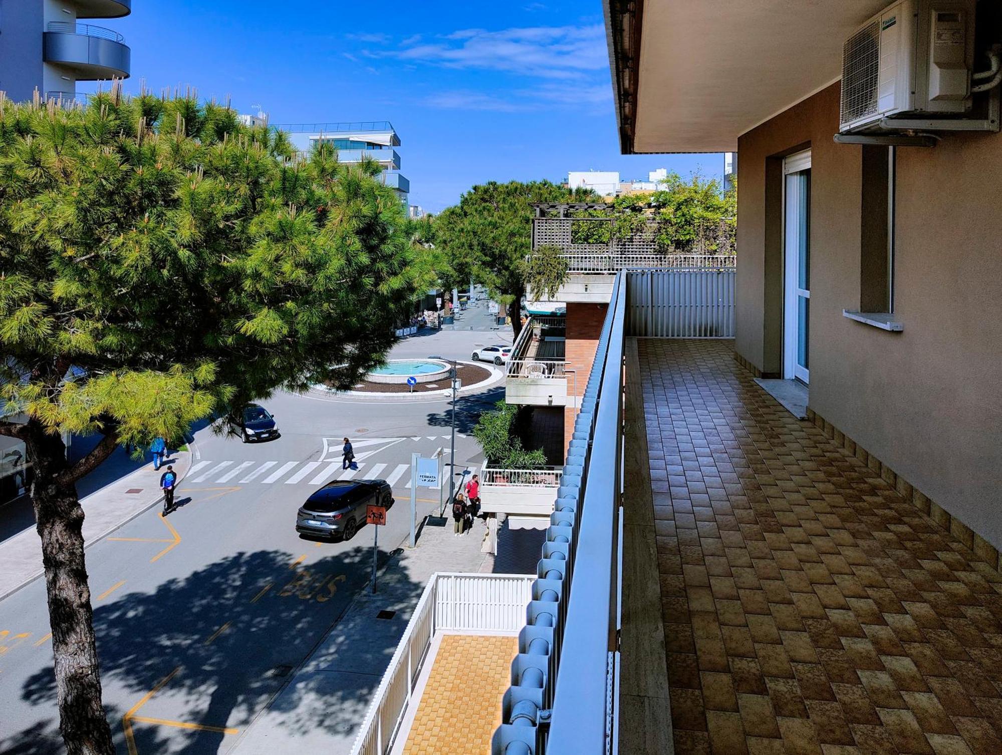 Casa Bivi - Apartments With 1 And 2 Bedrooms - Click Here For More Availabilities Lignano Sabbiadoro Luaran gambar